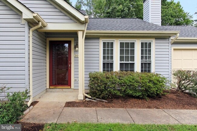 Building Photo - 20585 Triple Crown Ct