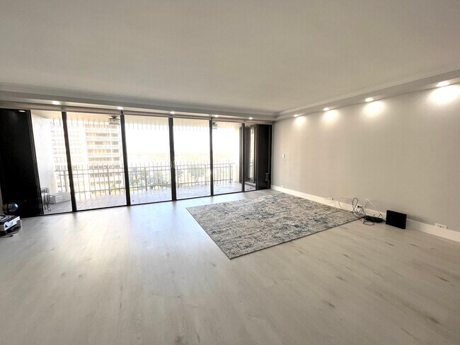 Foto del edificio - 3 Grove Isle Dr