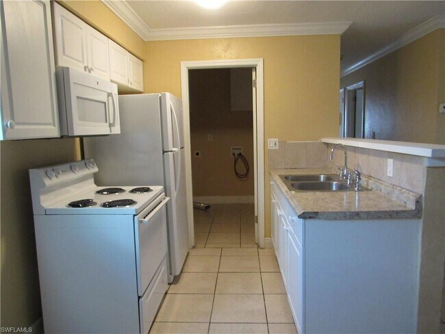 Building Photo - 44 Andora St