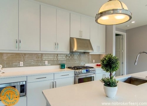 Building Photo - 99 River Rd