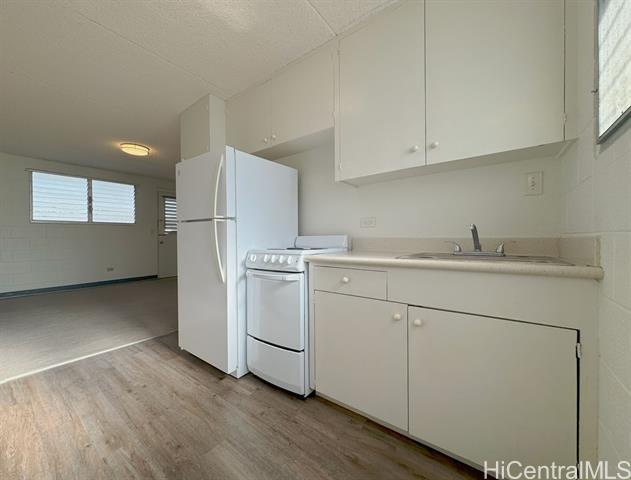 Building Photo - 749 Mahiai St