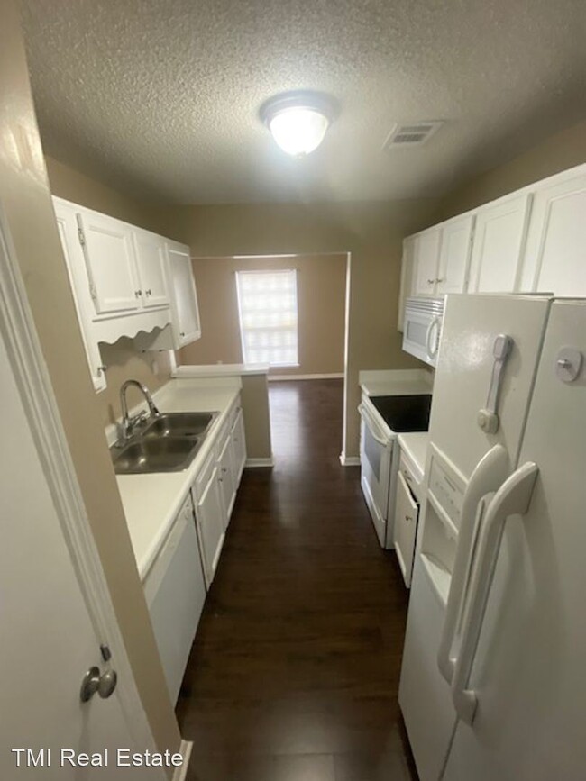 Building Photo - 2 br, 2.5 bath House - 6227 Crest Green Road