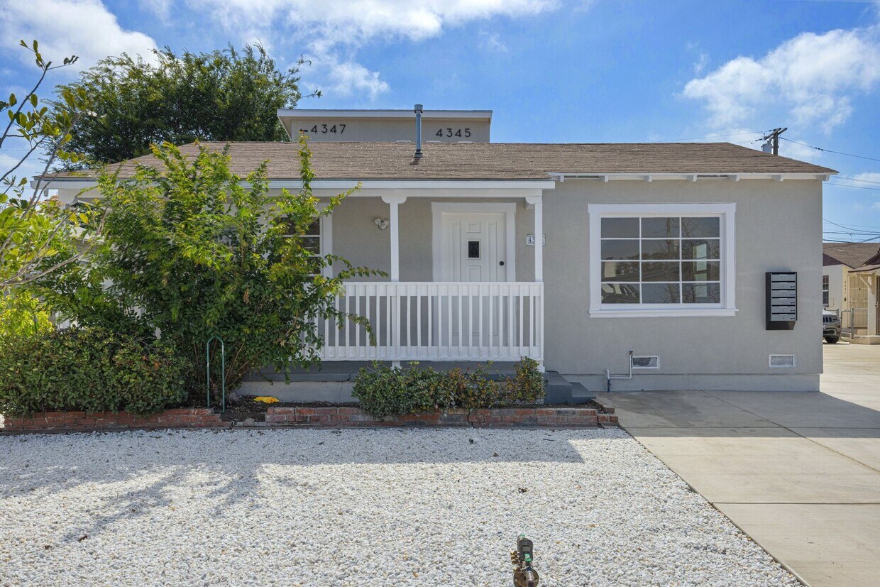 Foto principal - Bright 2-Bed, 1-Bath Home in the Heart of ...