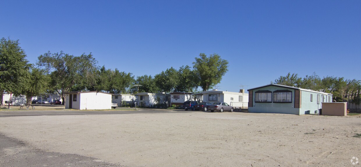 Antelope Valley Mobile Estates Apartments in Rosamond, CA