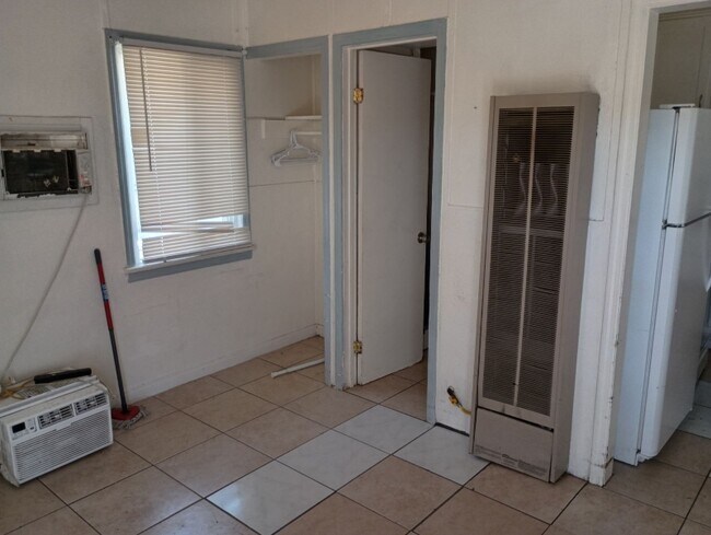 Foto del edificio - 401 E Fredricks St