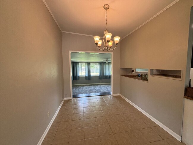 Foto del edificio - 318 Sprucewood Ln