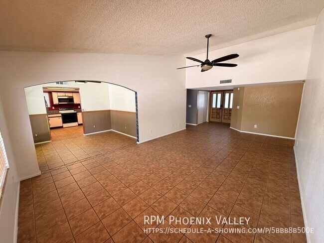 Foto del edificio - 8151 W Sierra Vista Dr