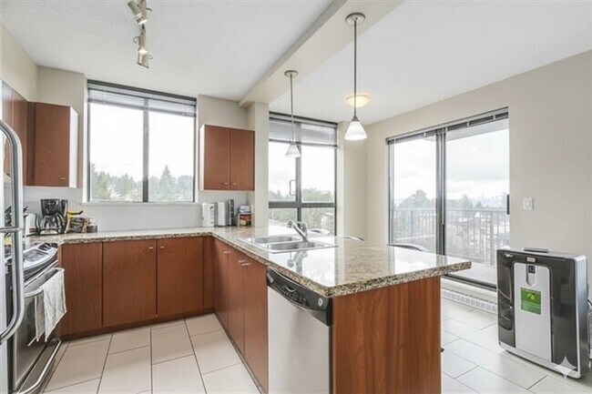 Photo du bâtiment - 511 Rochester Av