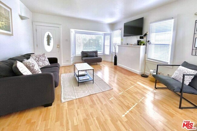 Foto del edificio - 8655 Clifton Wy