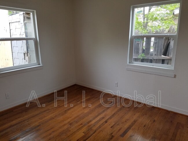 Foto del edificio - 4201 S Bowie St