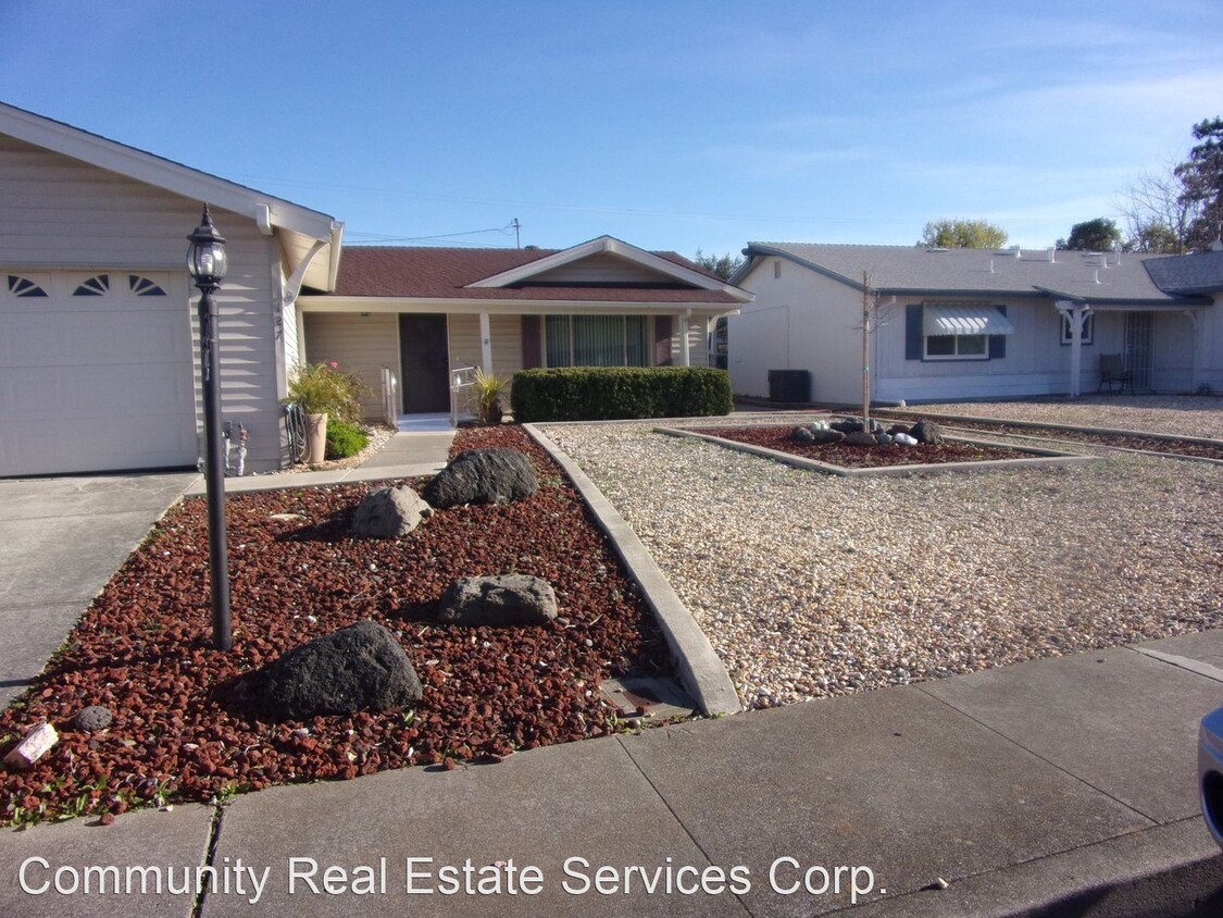 2 br, 2 bath House - 127 Lassen Cir. Vacav... Photo