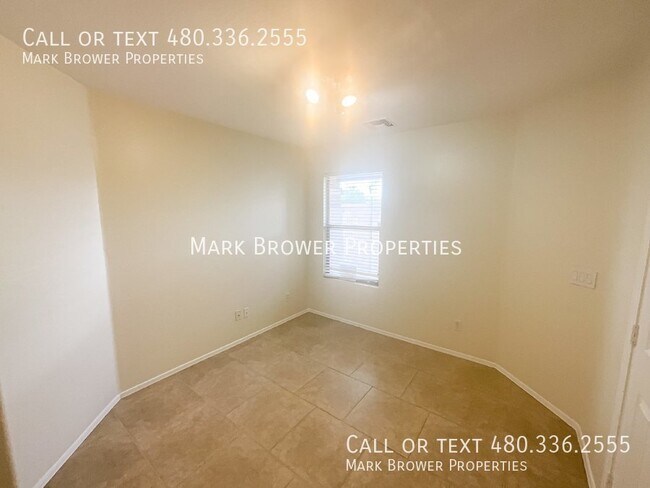 Building Photo - 13984 W Country Gables Dr