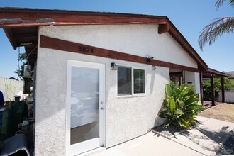 Building Photo - 8824 Calliandra Rd