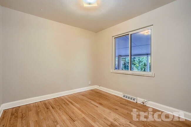 Foto del edificio - 1265 S Fenton St