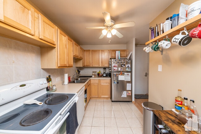 Building Photo - 2020 N Lincoln Park W