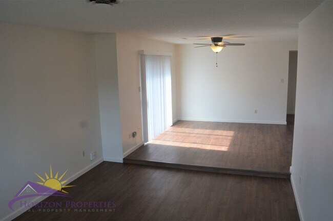 Building Photo - 2609/2611 Erin Dr