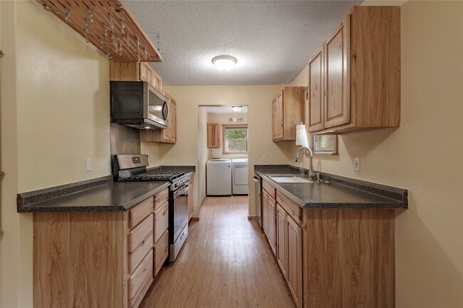 Building Photo - 86 Oak Hill Dr