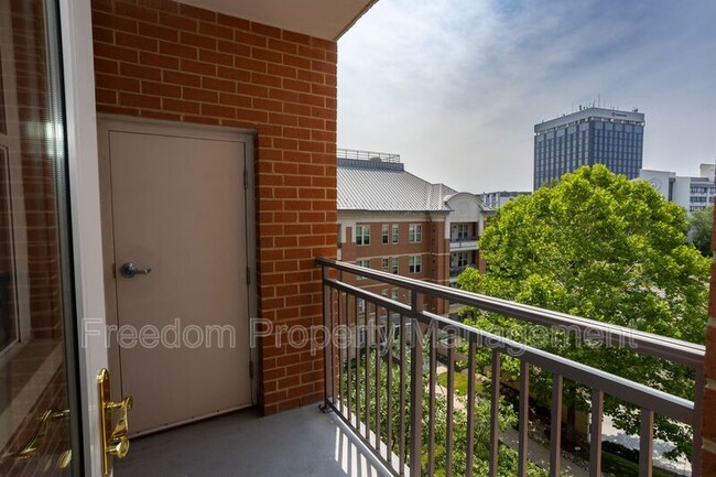 Building Photo - 11760 Sunrise Valley Dr