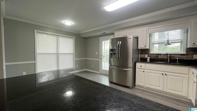 Building Photo - 148 Elm Terrace