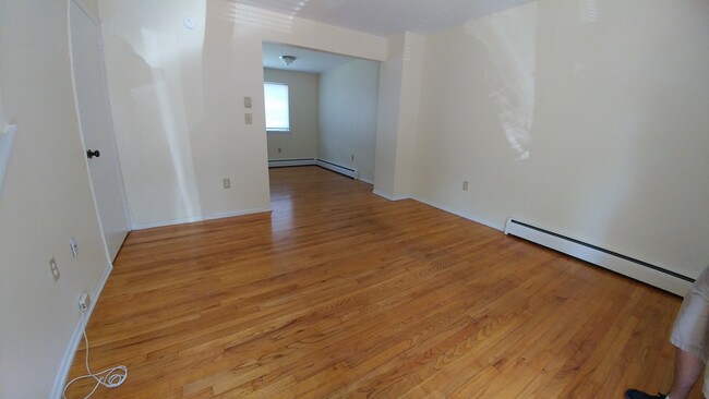 Building Photo - 1695 Quinnipiac Ave