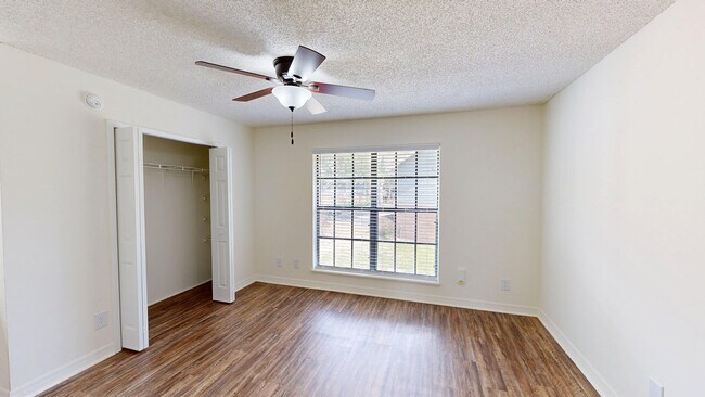 Interior Photo - Cambridge Woods