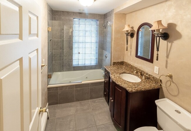 Foto del edificio - 55 E Concord St