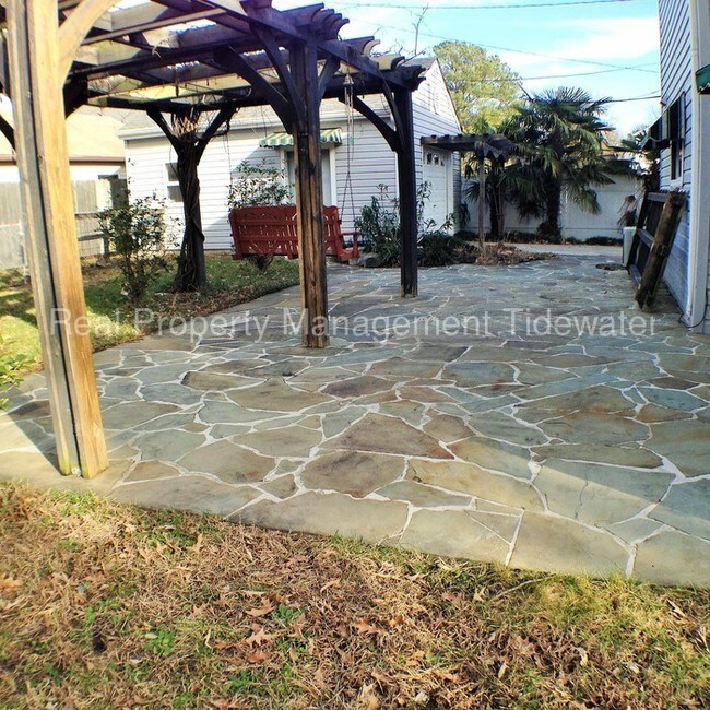 Foto del edificio - 4628 Crown Point Ln