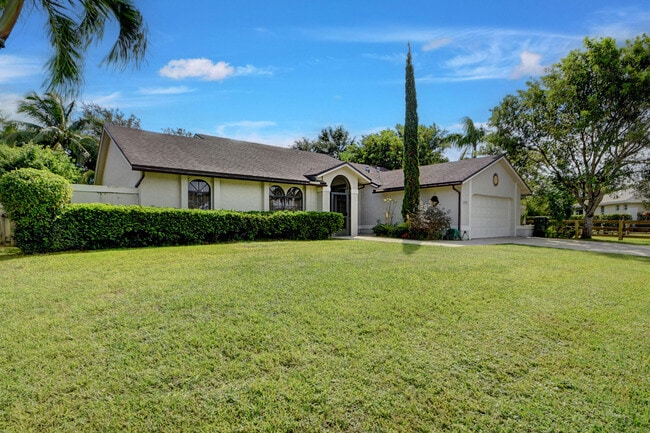 Building Photo - 2664 Yarmouth Dr