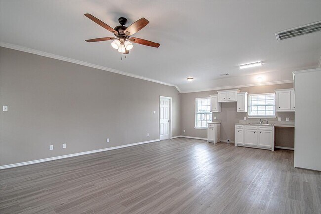 Foto del edificio - 102 Shorewood Dr