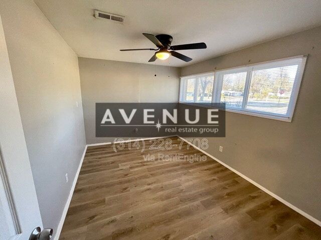 Foto del edificio - 8330 Woodhurst Dr