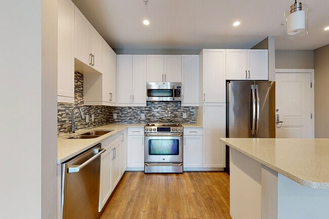Foto del edificio - 240 E Shore Rd