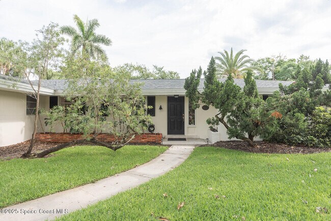 Building Photo - 508 Poinsettia Rd