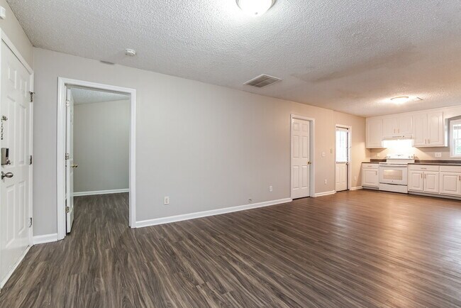 Foto del edificio - 33 Brantley Cir