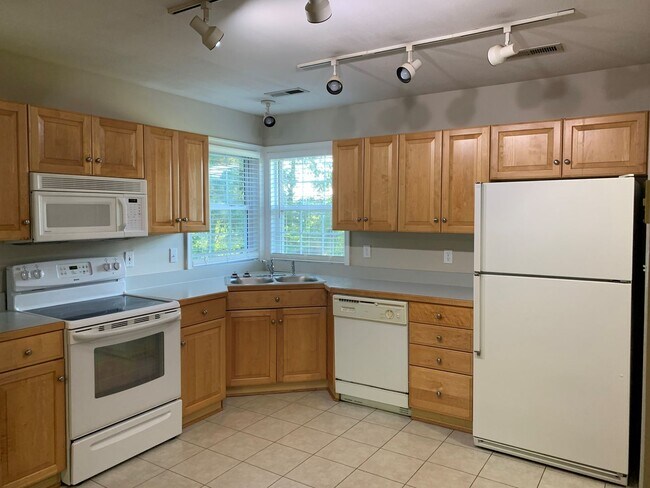 Foto del edificio - 926 Sunnymeade Rd