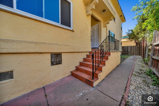 Building Photo - 2125 14th Ave