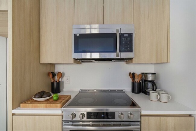 Foto del edificio - 1066 Commonwealth Ave