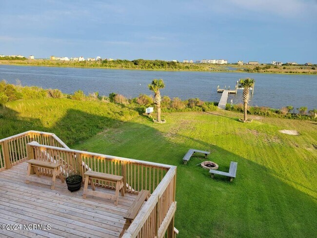 Building Photo - 317 Waterway Dr