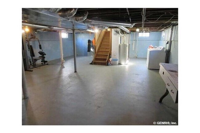 Building Photo - 271 Merchants Rd