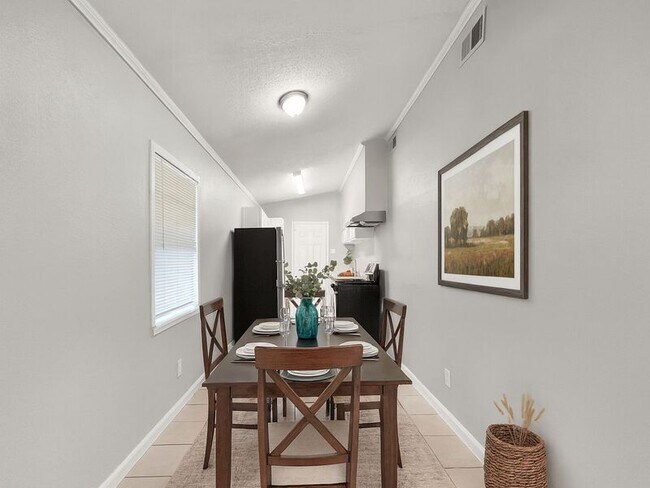 Building Photo - 514 Paza Dr