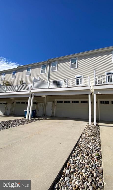 Building Photo - 310 E Barnard St