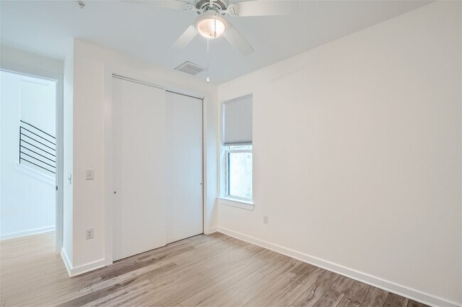 Foto del edificio - 2804 S 1st St