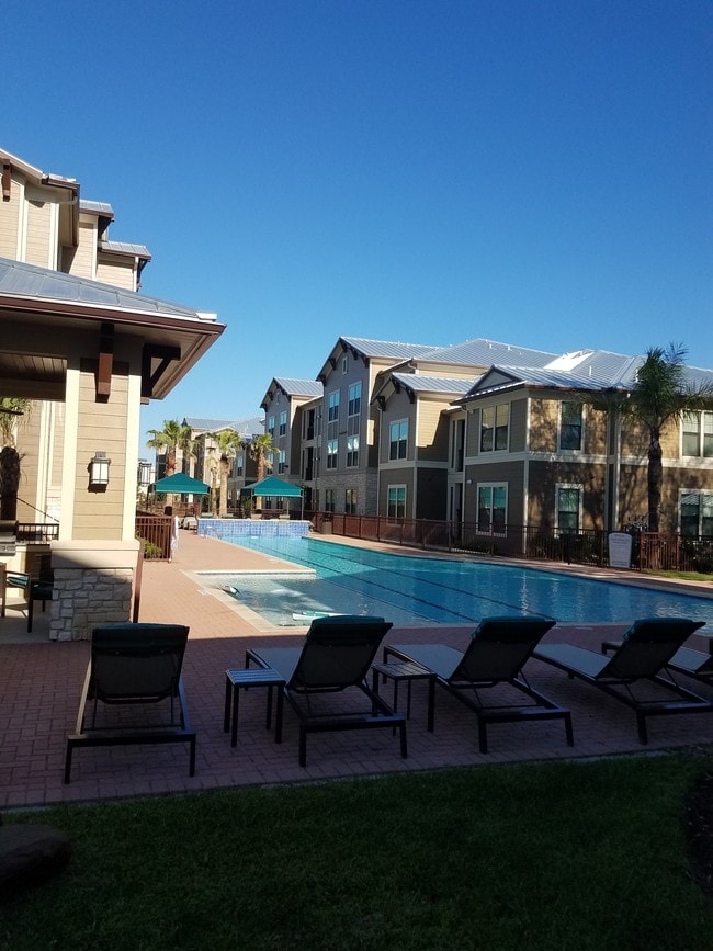 Building Photo - The Brittmoore