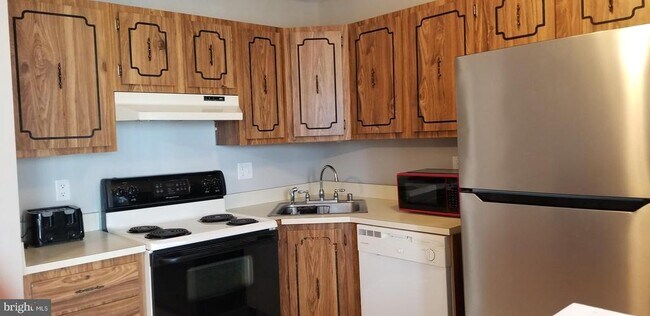 Building Photo - 142 Grand Dr
