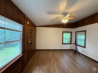 Building Photo - 3121 Oak Grove Dr