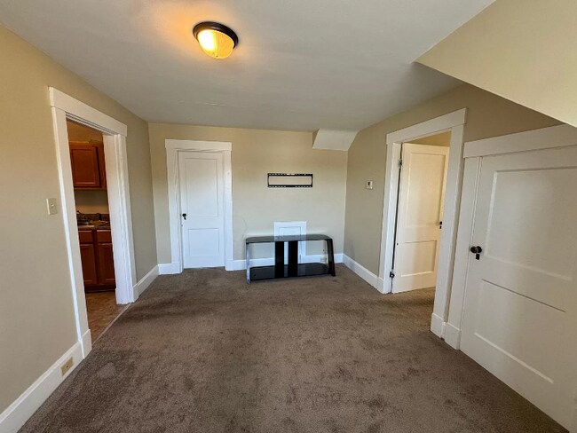 Building Photo - 2565 Orland Ave