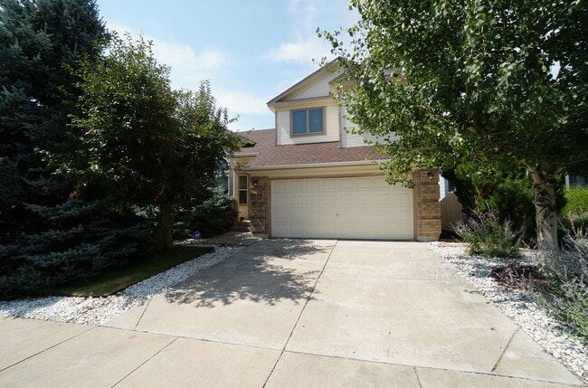 Building Photo - 4244 Round Hill Dr