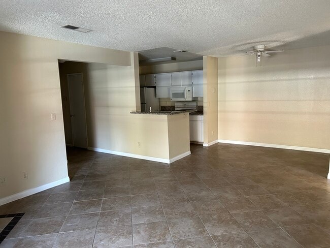 Foto del edificio - 2200 S Fort Apache Rd
