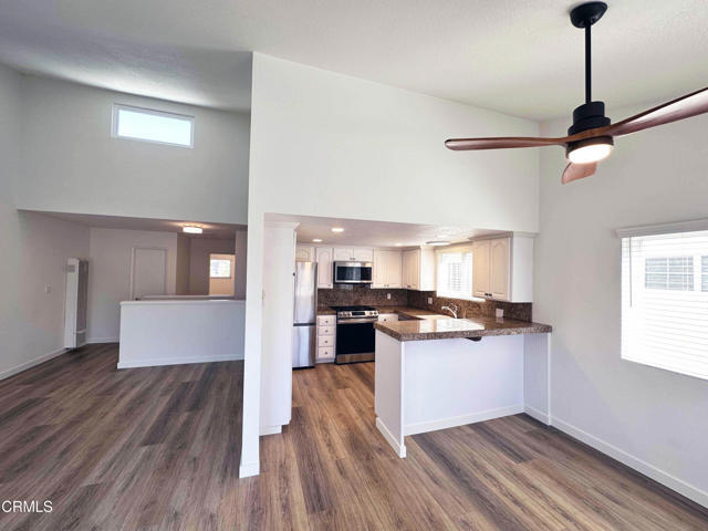 Building Photo - 289 Cahuenga Dr