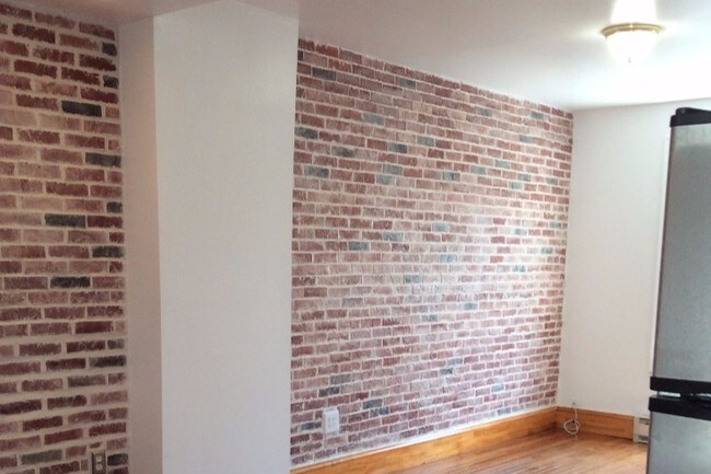 Sala de estar - 151 Fairmount Ave