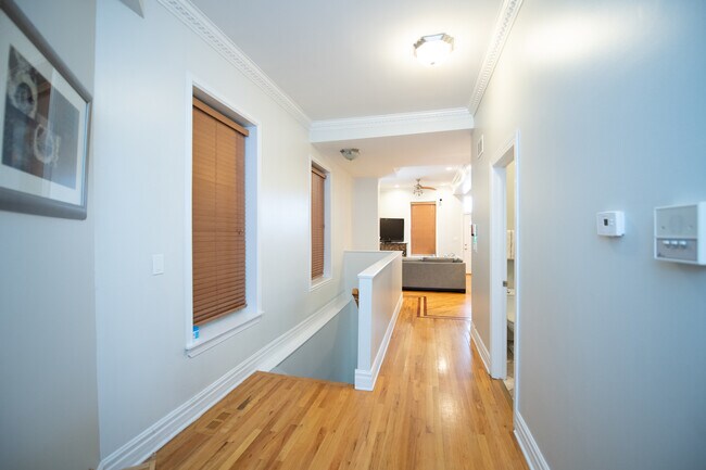 Building Photo - 4852 S Prairie Ave